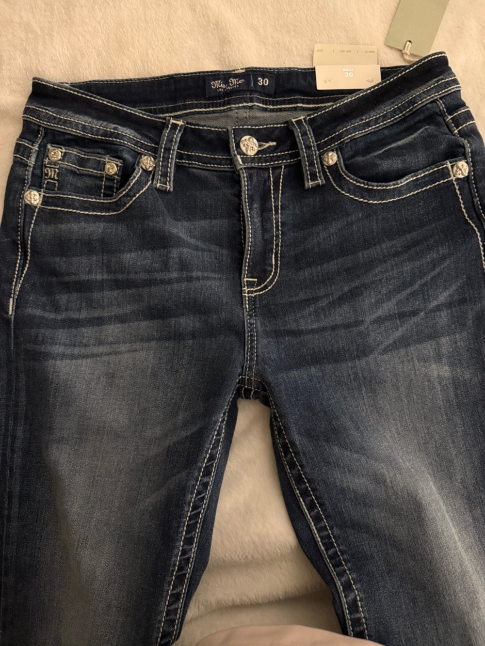 NWT Miss Me women’s Jeans Dk Blue 30x34 Mid Rise Bootcut Fleur-De-Lis Slim Fit - Picture 7 of 11